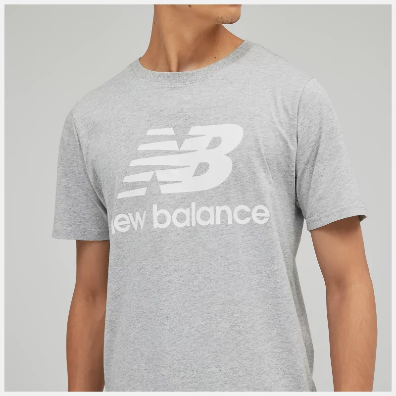 T-Shirt Essentials Stacked Logo New balance gris