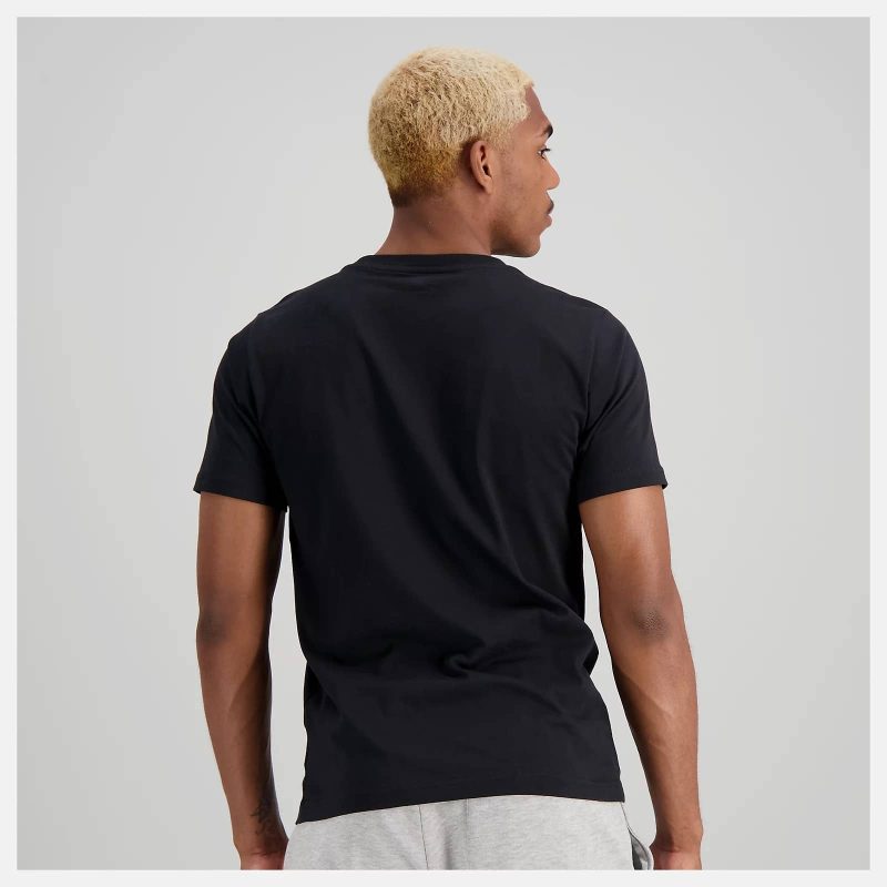 T-Shirt Essentials Stacked Logo New balance noire